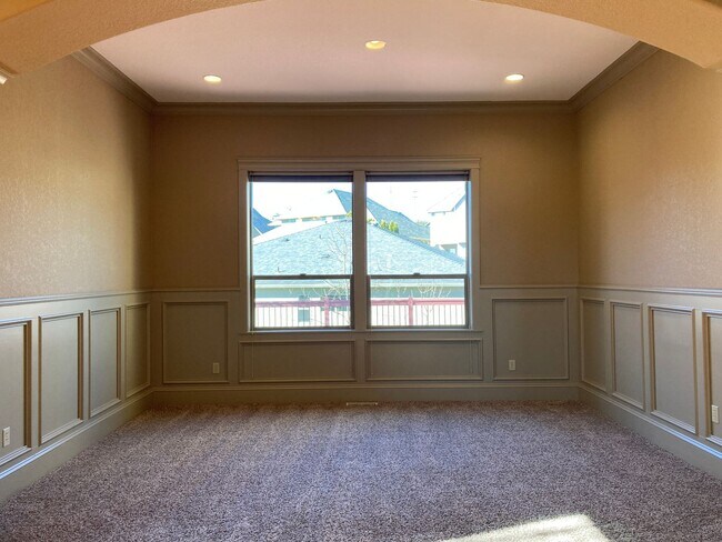 Building Photo - West Meadows Estate 2-Story Home in Salem