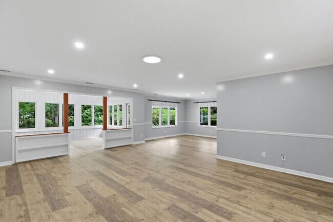Building Photo - 2 Wood Thrush Ct