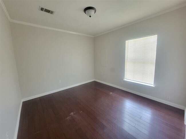 Building Photo - 1225 Blalock Ave