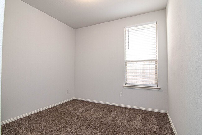 Building Photo - 1219 Santa Clara Dr