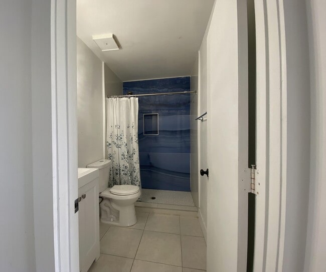 Building Photo - 4104 Inlet Cir