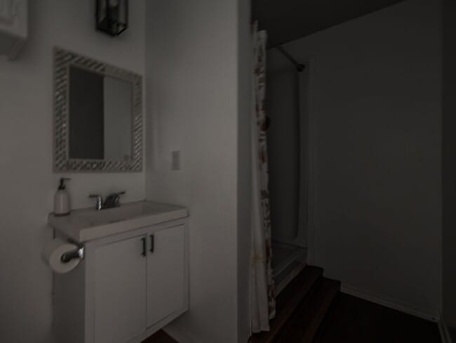 Building Photo - Great home, 4 bedrooms or 3+study, 1.5 bat...