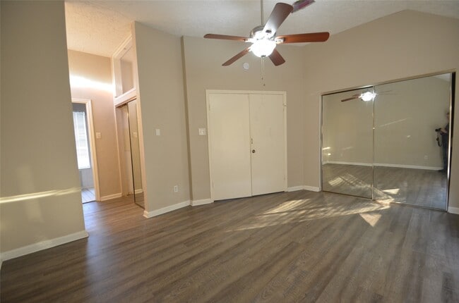 Building Photo - 1902 Whitebriar Dr