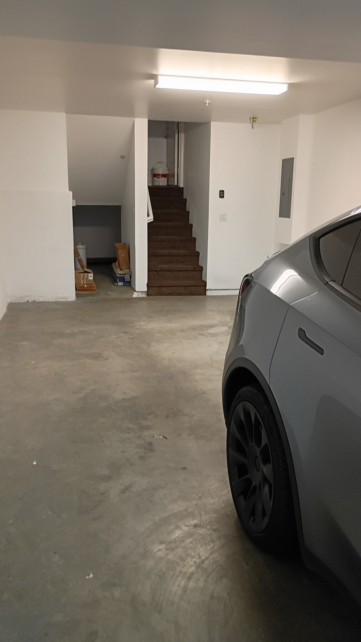 Garage with tandem parking for two cars - 1722 Snell Pl