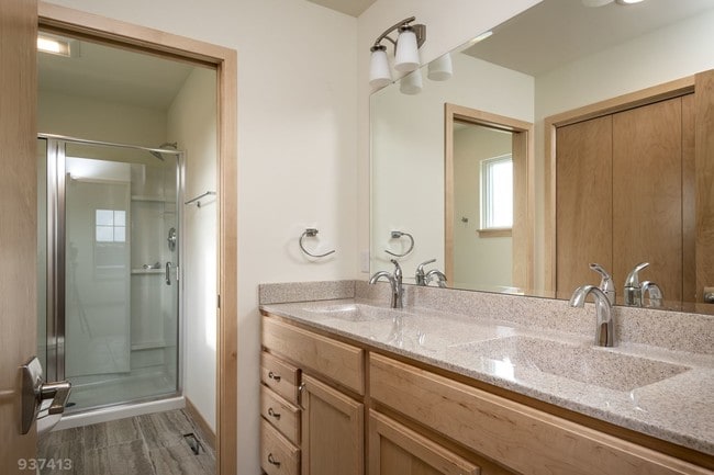 Building Photo - 3630 Angelus Wy