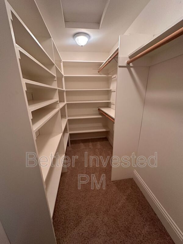 Building Photo - 2065 Hoen Ave