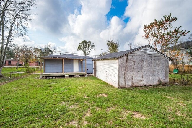 Building Photo - 4611 White Rock St