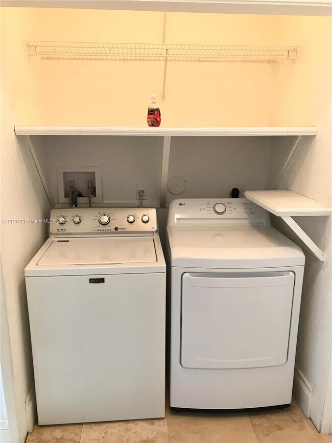 Building Photo - 5500 NW 90th Terrace