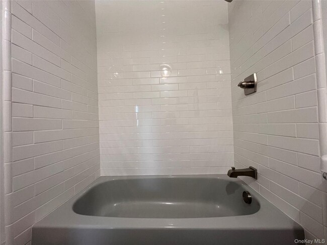 Building Photo - 524 Saracino Dr