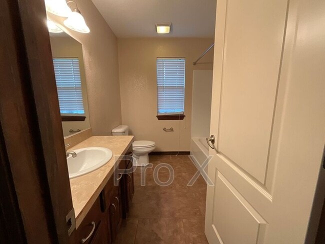 Building Photo - 1301 April Crossing