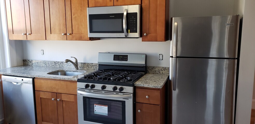 Primary Photo - 231 Freeman St