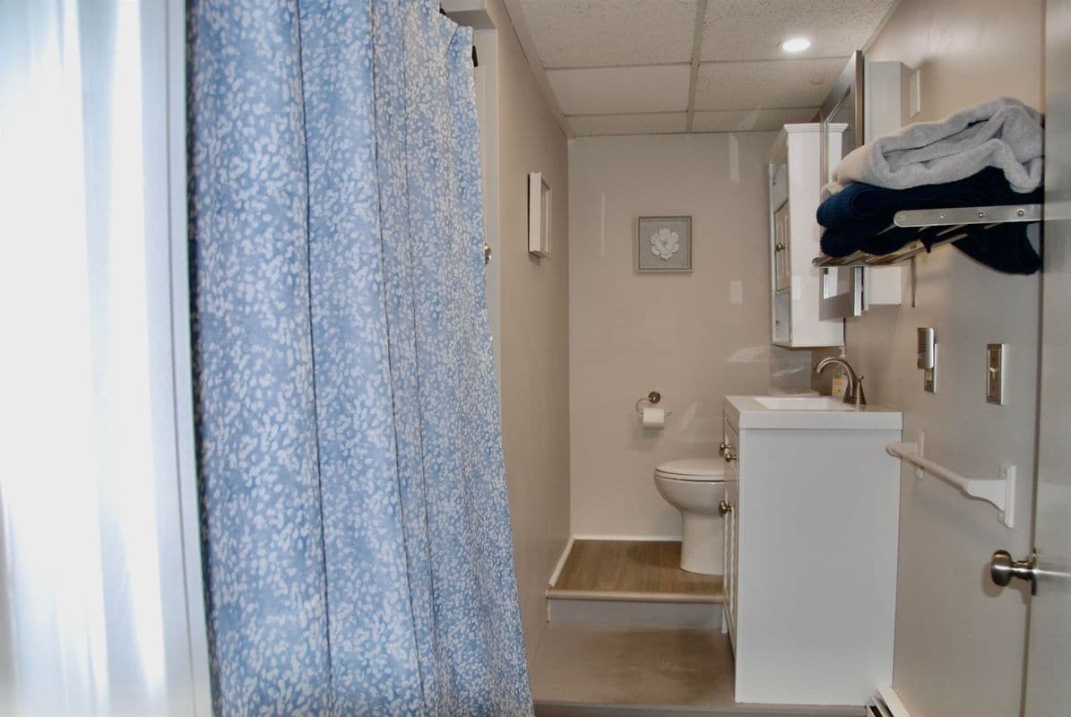 Building Photo - 285 East Side