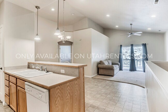Building Photo - 1132 Canyon Meadow Dr