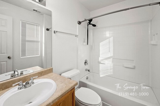 Building Photo - SPACIOUS 3BD/2.5BA TOWNHOME at THE BLUFFS AT SPRING CREEK with A/C **$500 move-in credit with a 1...