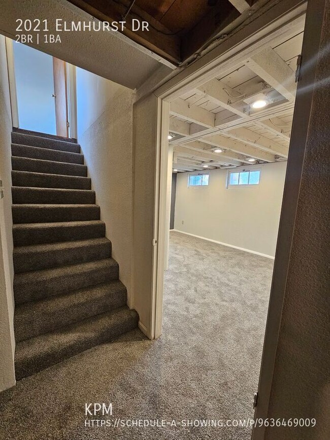 Building Photo - 2021 Elmhurst Dr