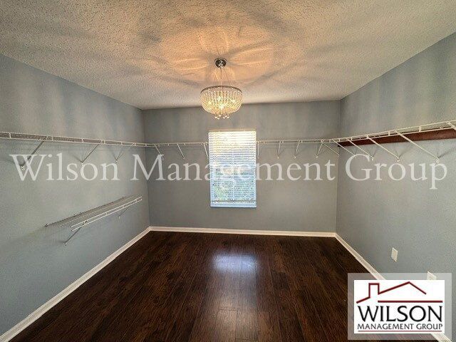 Building Photo - 413 Country Cottage Ln