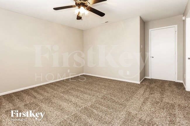 Building Photo - 8715 Hosta Way