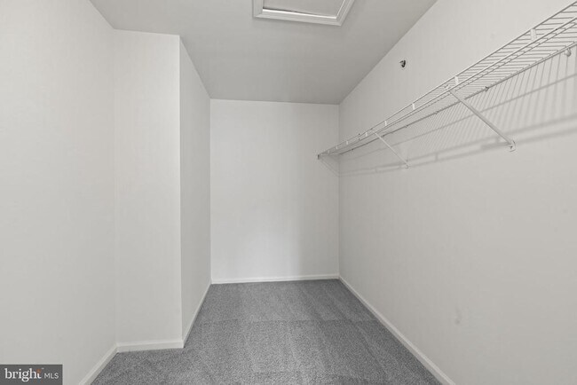 Building Photo - 124 Buckingham Way