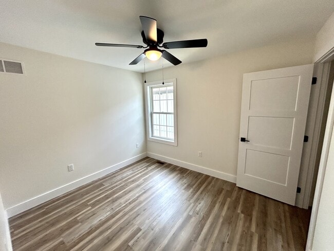 Building Photo - 112 State Hwy 1611