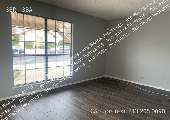 Building Photo - 5838 Royal Bend