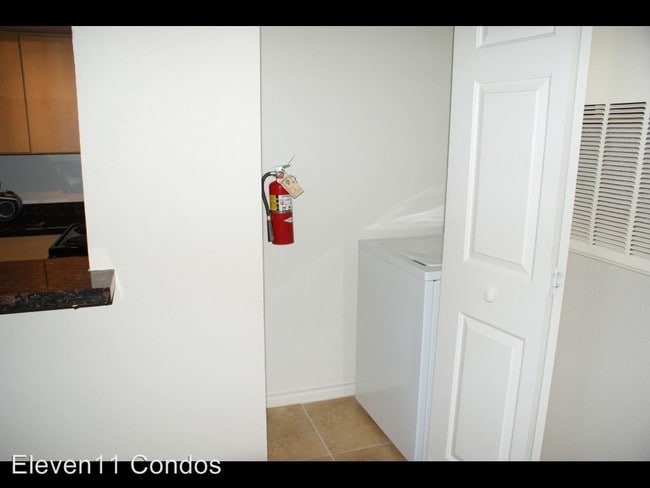 Building Photo - 1111 Warbonnet Way