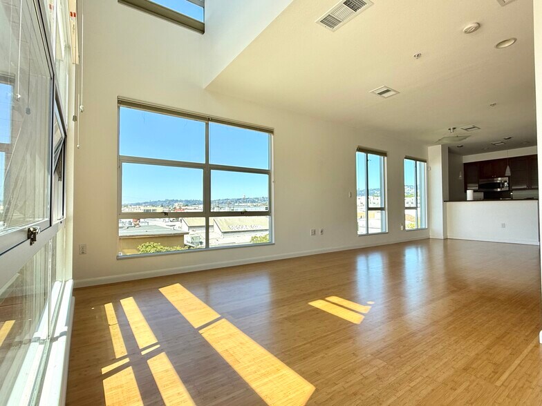 Building Photo - 6466 Hollis St