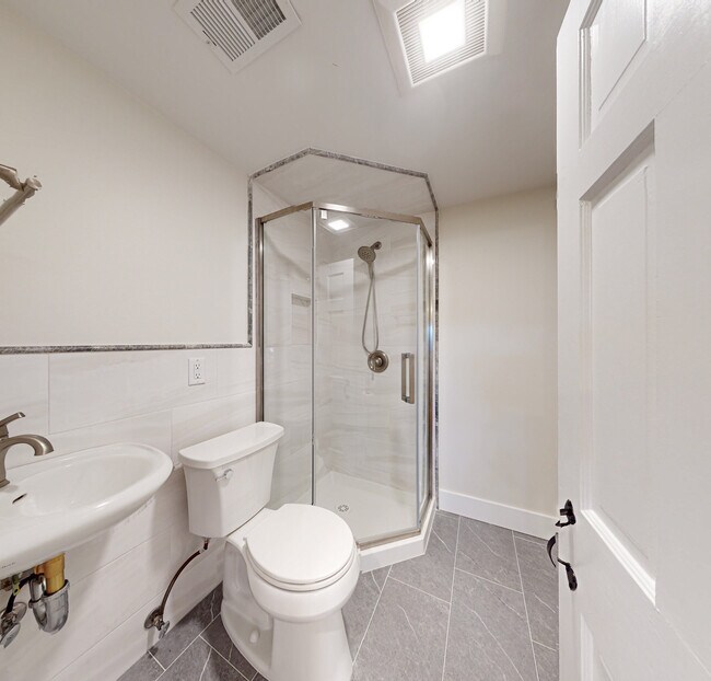 Building Photo - 88 5 Mile River Rd