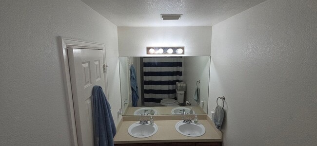 Building Photo - Northeast San Antonio 5-Bedroom off Judson...