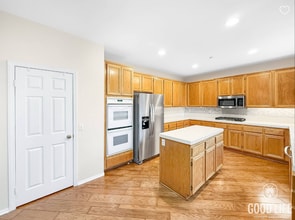 Building Photo - Beautiful 5B/3BA Home in Vista Available for Rent!