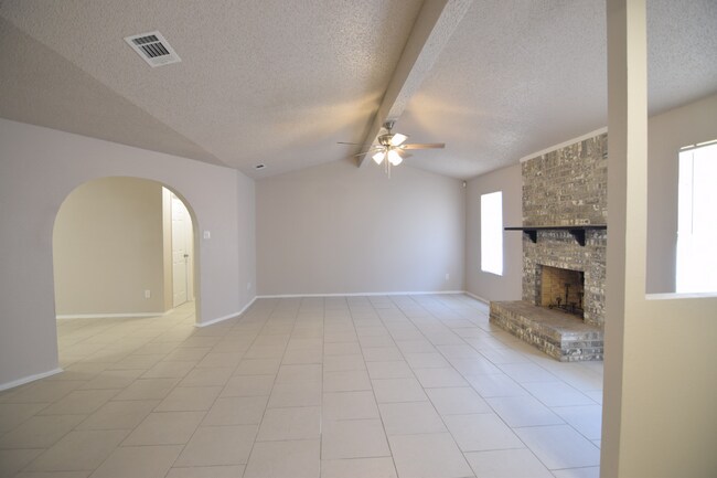 Building Photo - 402 William Tell Dr