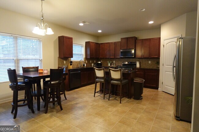 Building Photo - 9775 Ivey Ridge Cir