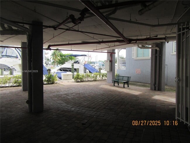 Building Photo - 2475 NW 16th St Rd