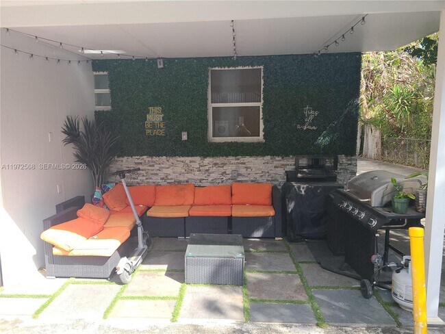 Building Photo - 168 NW 32nd St