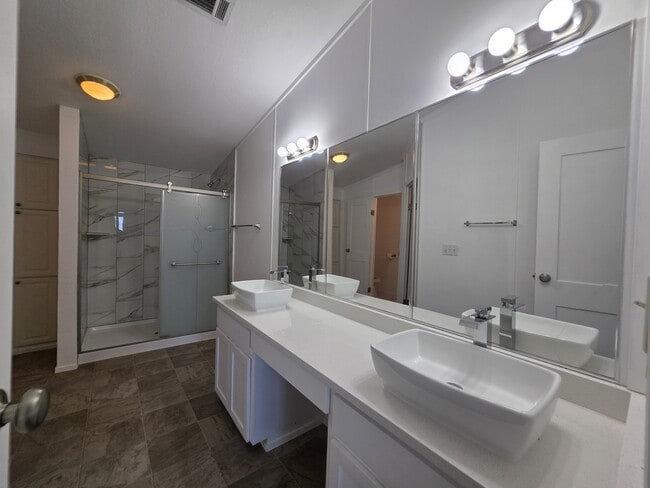 Building Photo - 14412 Graef Rd