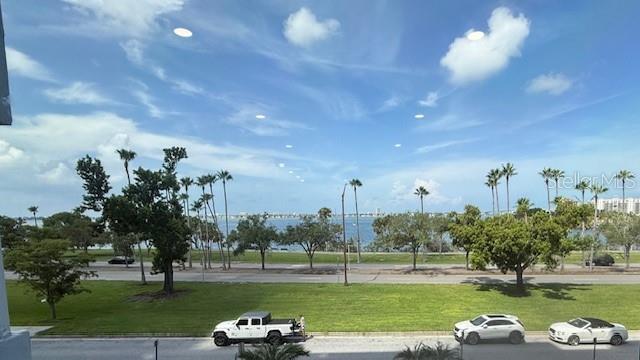 Building Photo - 555 S Gulfstream Ave