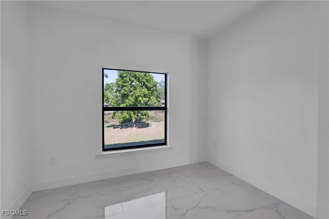 Building Photo - 2810 44th St SW