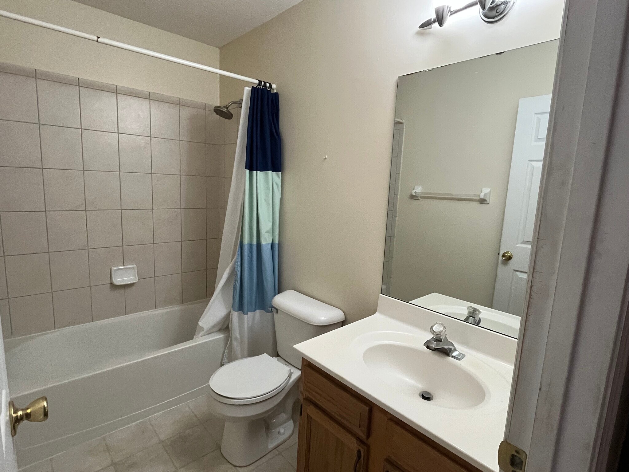 Full Bath - 5795 Reserve Ct