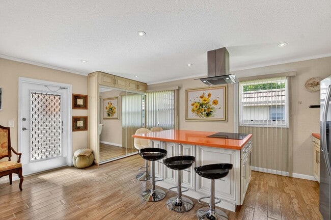 Building Photo - 620 Brittany N