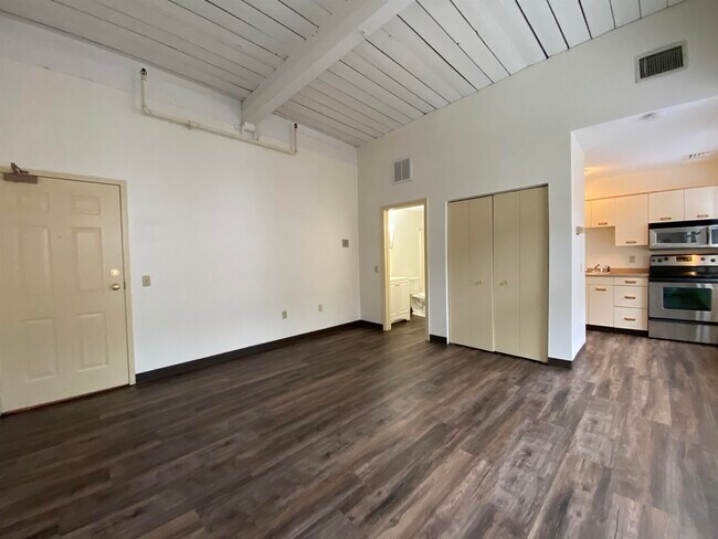 Building Photo - 30 Hanover St