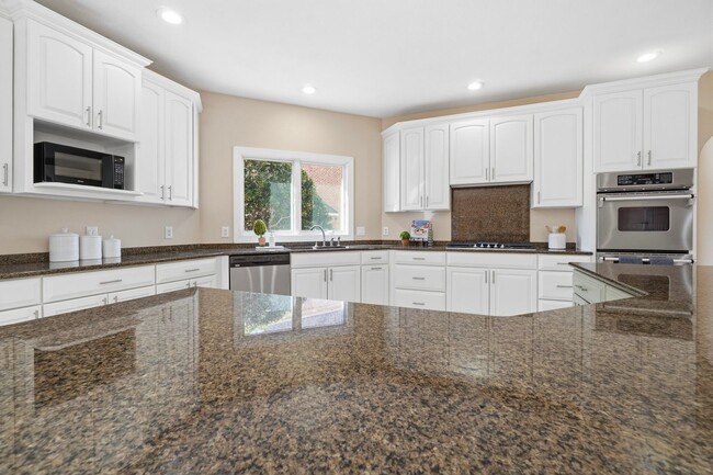 Building Photo - Ready NOW in The Reserve at Great Neck, Top-Rated Schools, Pet Friendly