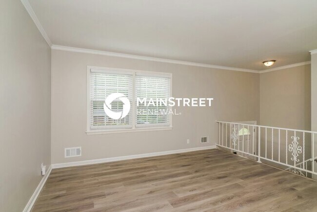 Building Photo - 4 Bedroom Pet-Friendly Home in LOUISVILLE,...