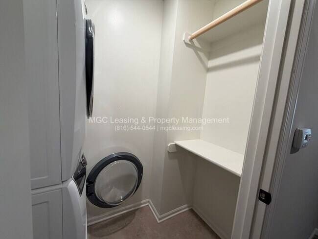 Building Photo - Beautiful Serrano Townhome with FULLY FINISHED Walk-out Basement