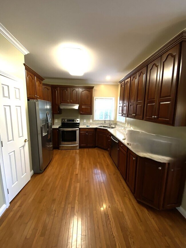 Building Photo - 4224 Evergreen Dr