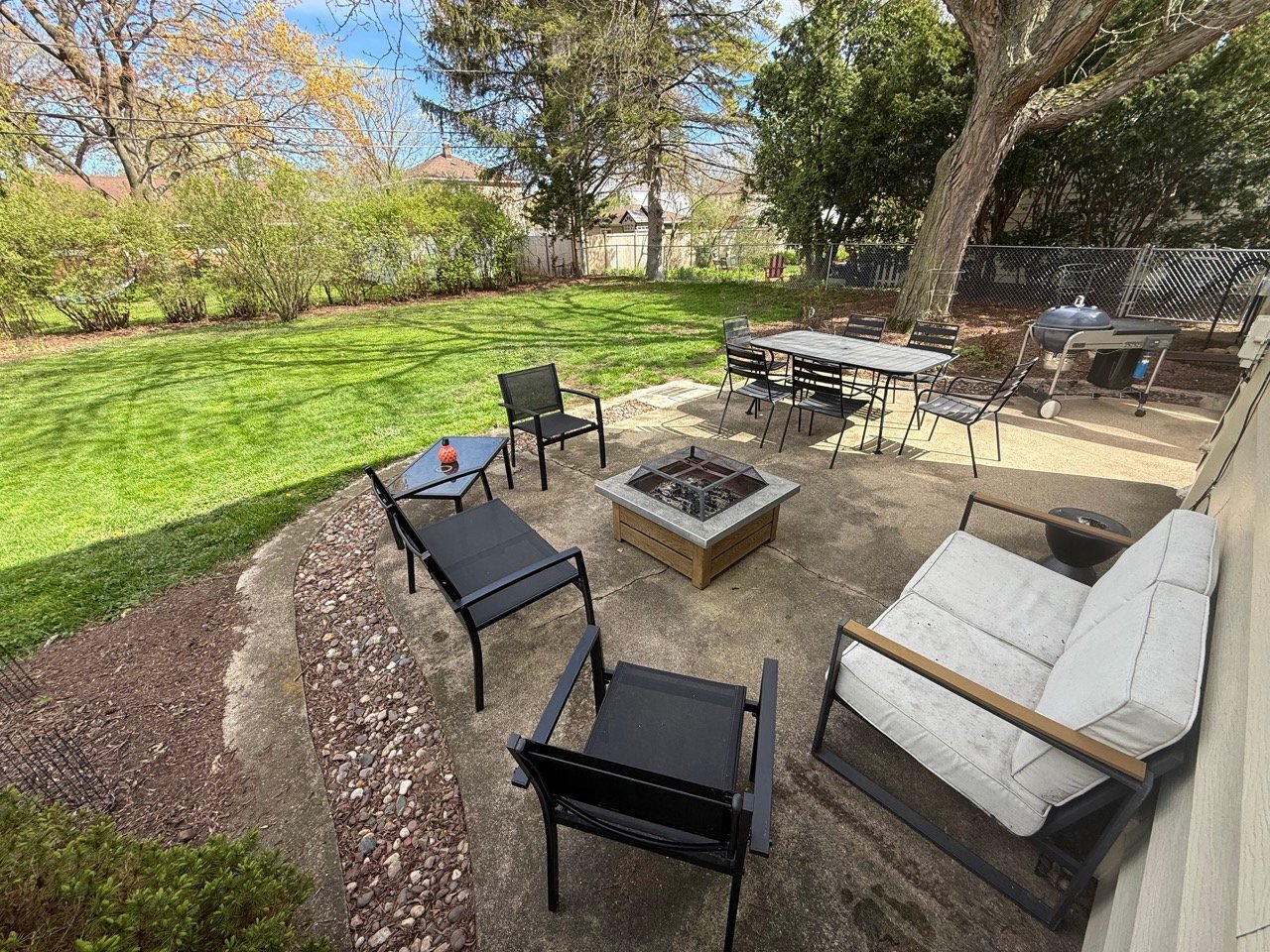 Building Photo - 5350 N Navajo Ave