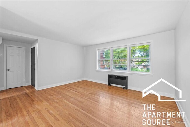Building Photo - 2717 W Berwyn Ave