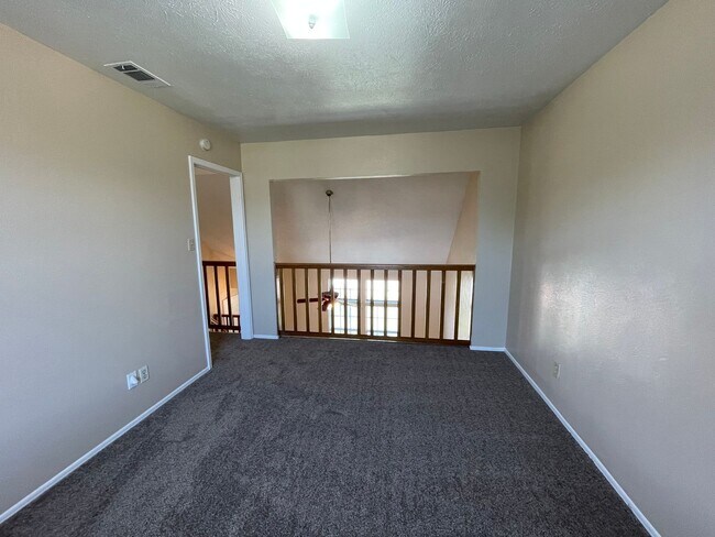 Building Photo - Perfect Home for you!