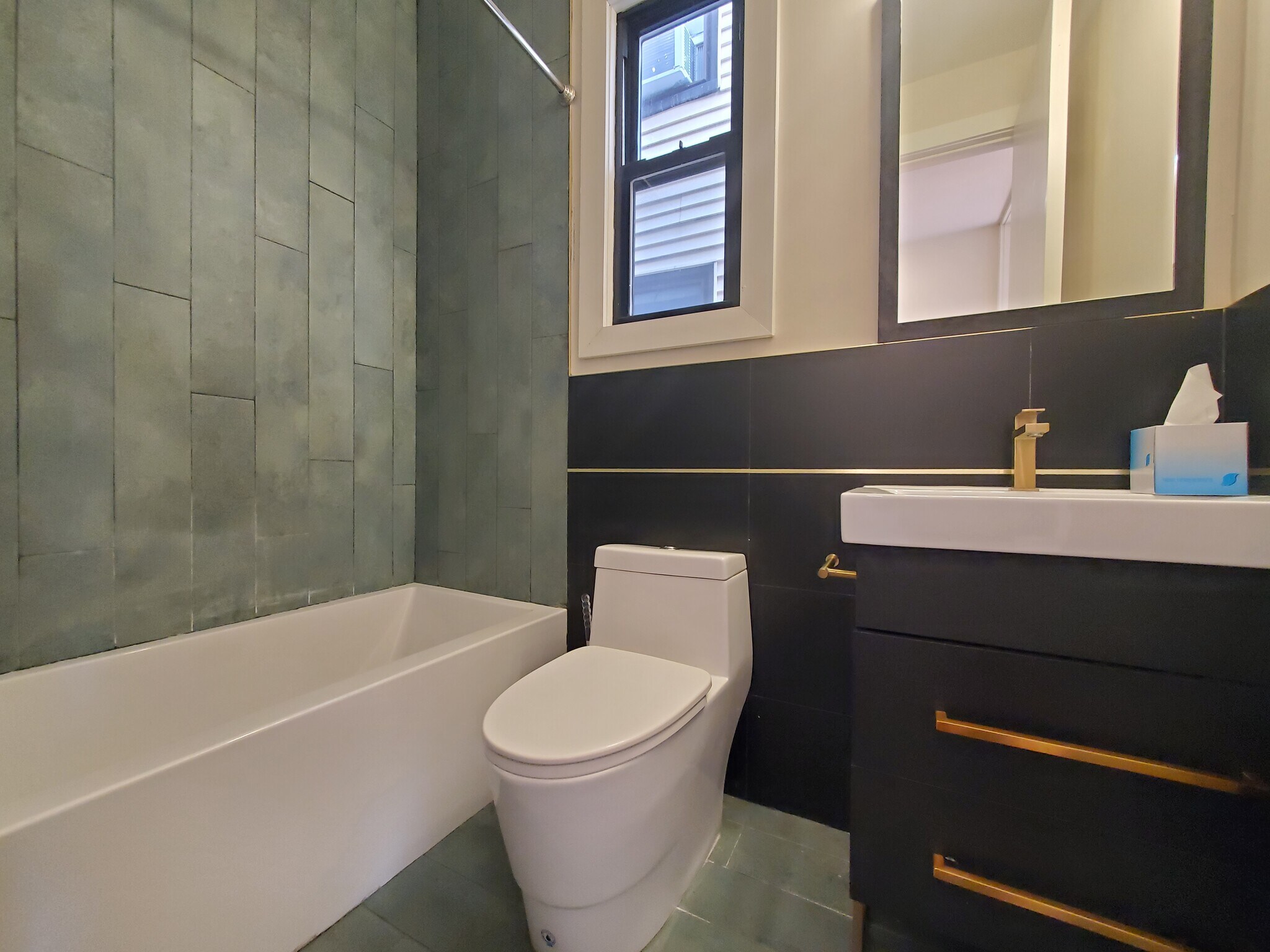 152 Boyd Ave 2B - 154 Boyd Ave