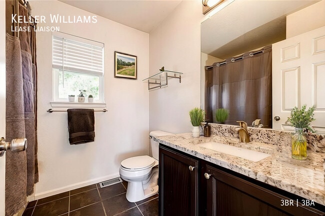 Building Photo - 1237 Laurenwood Way