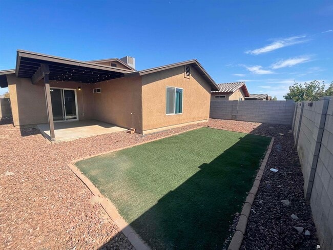 Building Photo - 3736 S Susannah Dr