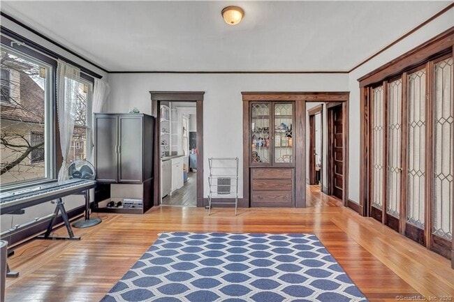 Building Photo - 122-124 Mansfield St